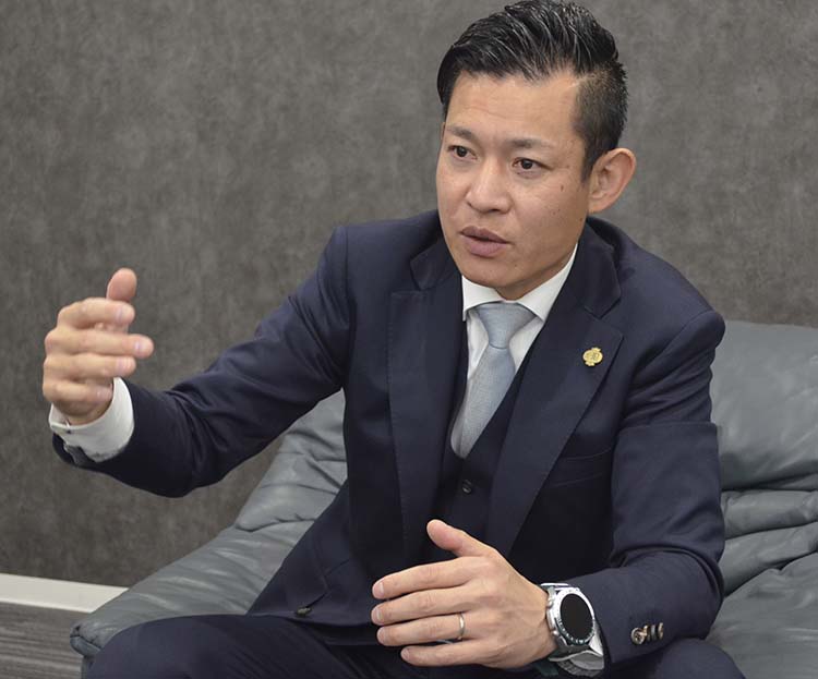 榊原卓哉　ポーズP